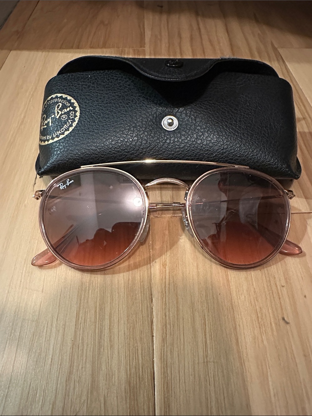 Ray-Ban unisex Round Metal Sunglasses in Rose Gold with Brown Gradient Lenses